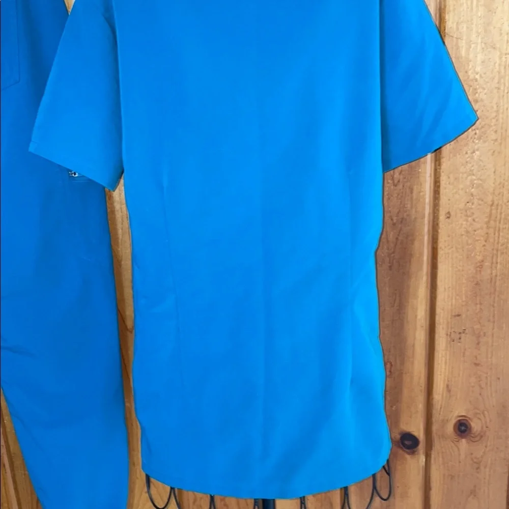 Blue Scrub Set with Jogger Pants blue fig scrubs size small/XS Zamora/caterina - Picture 13 of 16